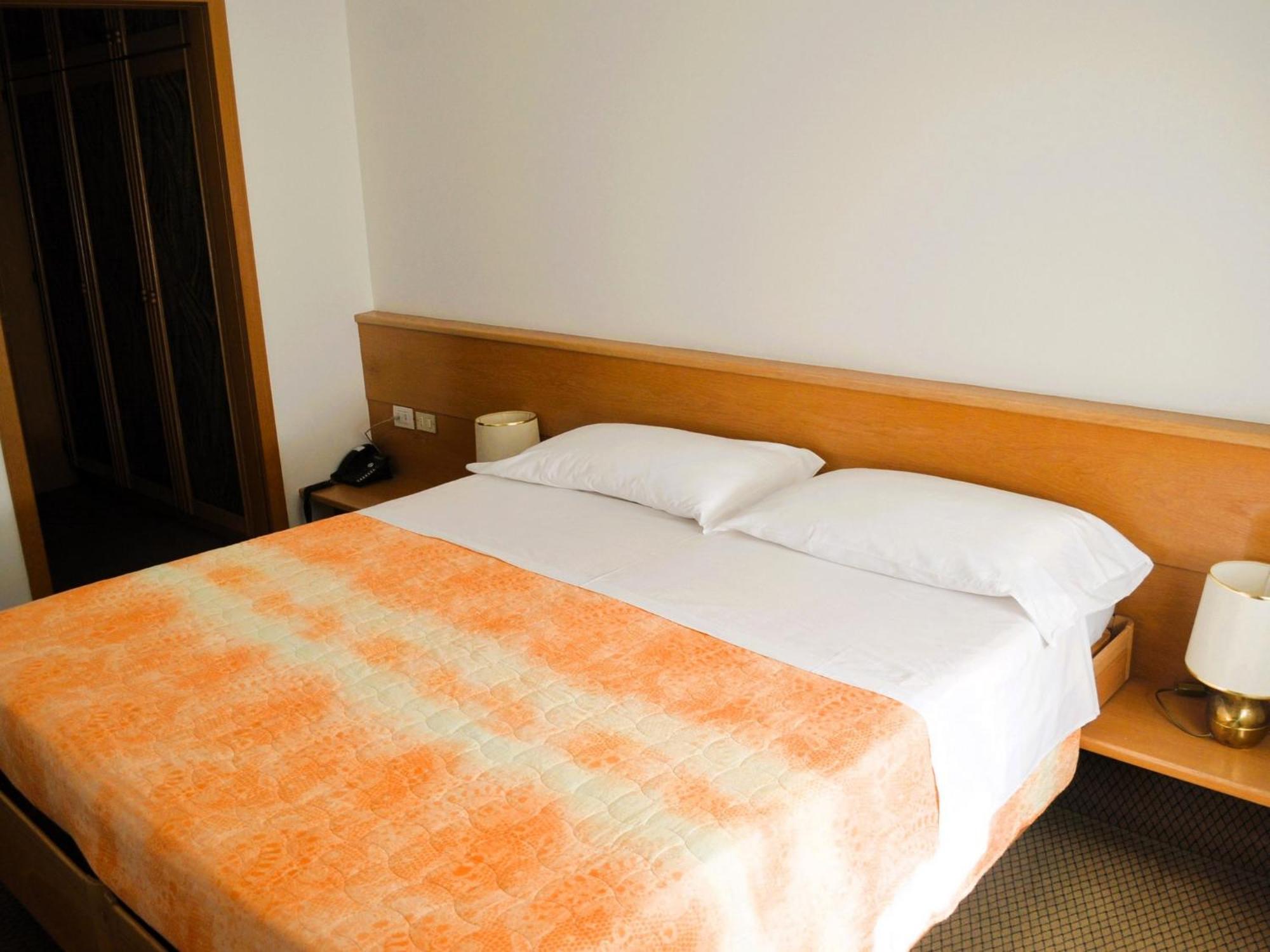 Hotel Villa Regina Levico Terme Eksteriør billede