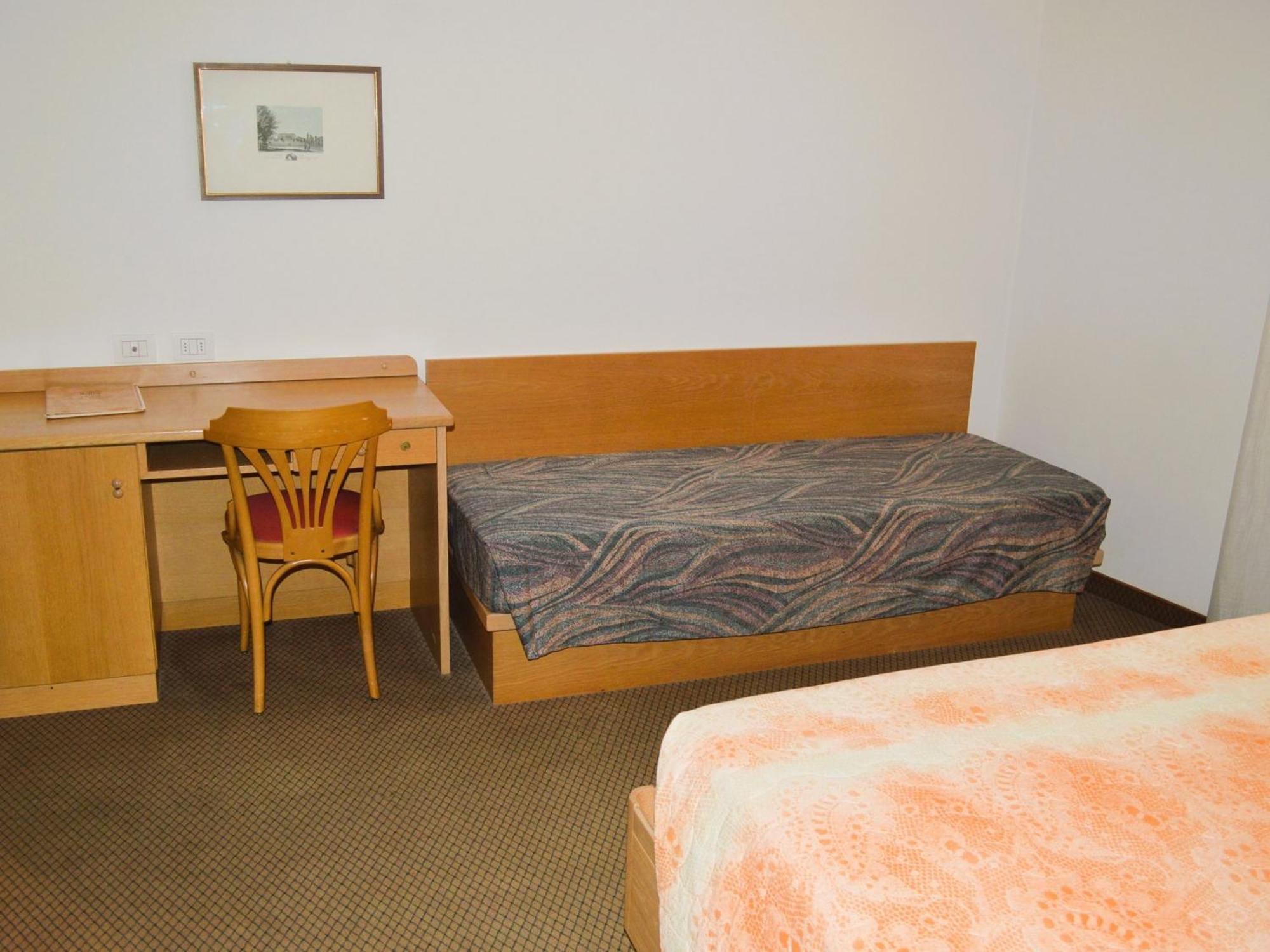 Hotel Villa Regina Levico Terme Eksteriør billede
