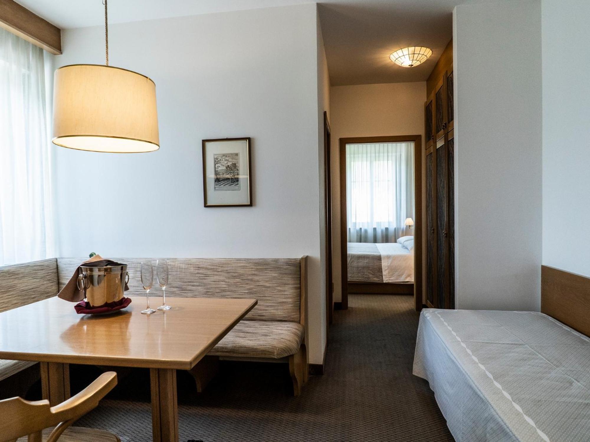 Hotel Villa Regina Levico Terme Eksteriør billede
