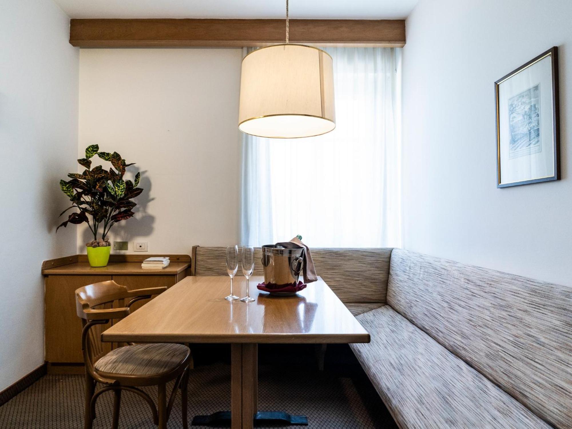 Hotel Villa Regina Levico Terme Eksteriør billede