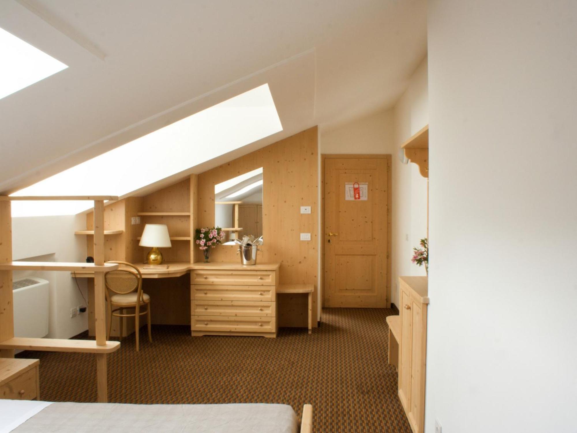 Hotel Villa Regina Levico Terme Eksteriør billede