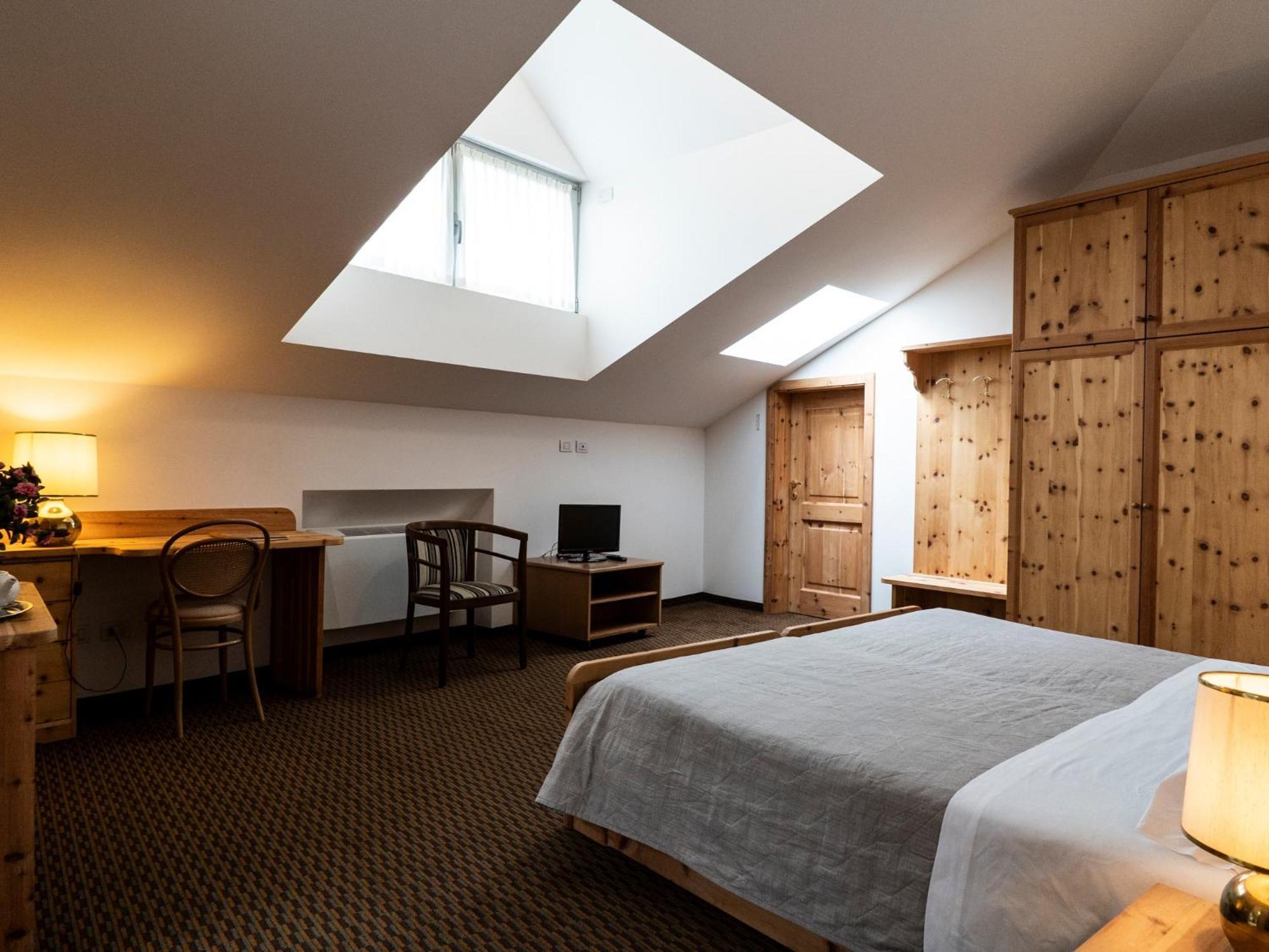 Hotel Villa Regina Levico Terme Eksteriør billede