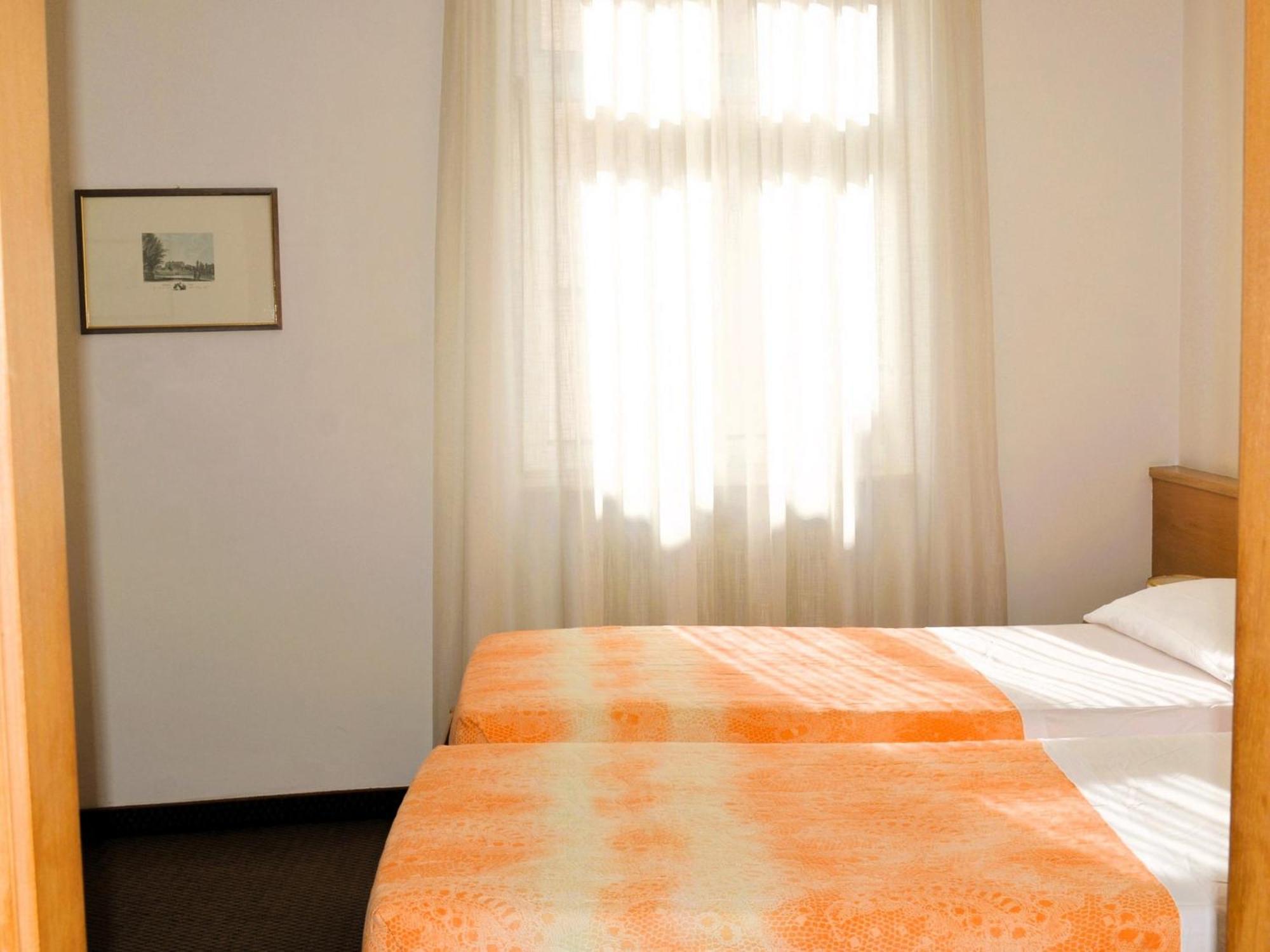Hotel Villa Regina Levico Terme Eksteriør billede