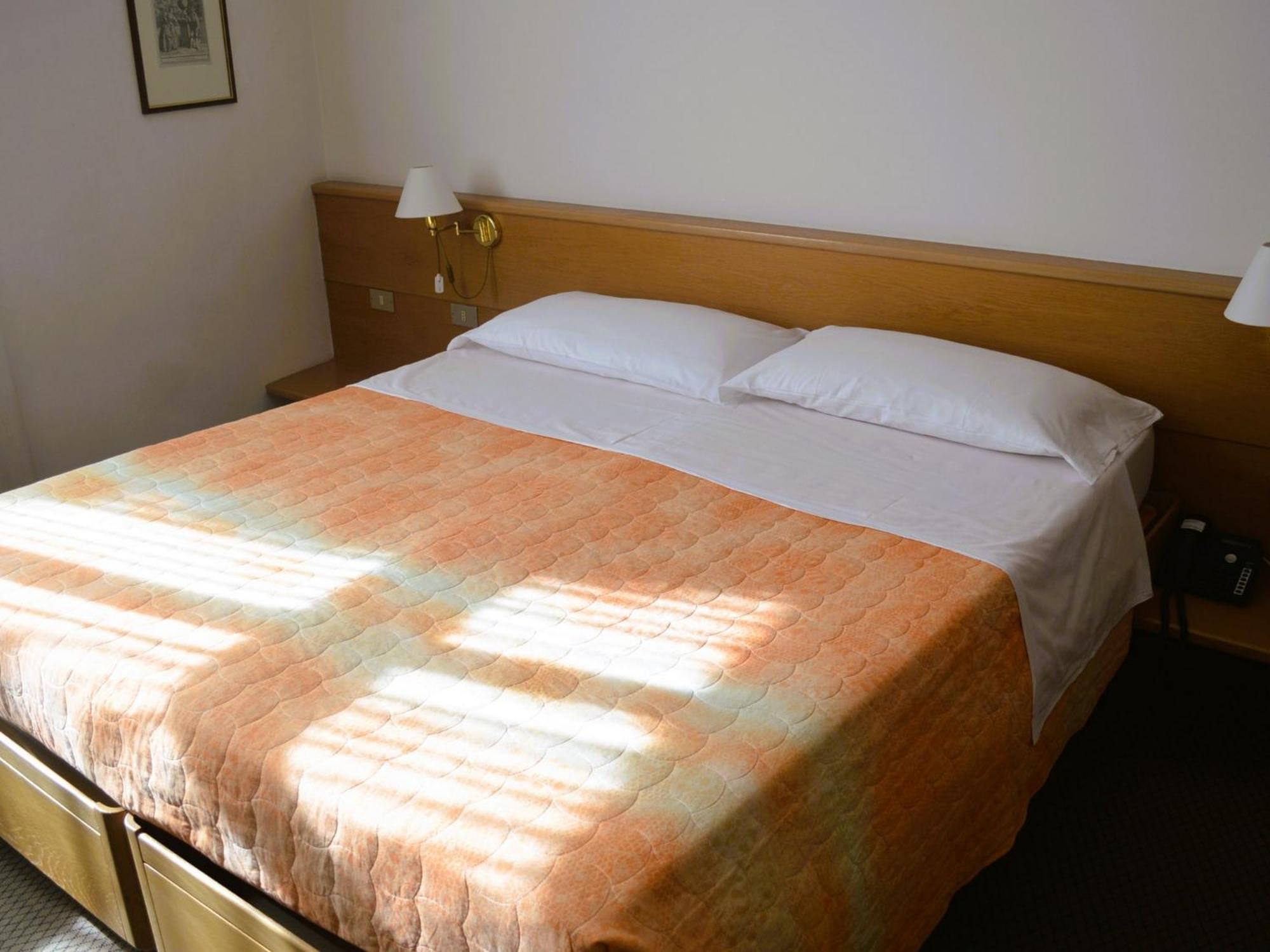 Hotel Villa Regina Levico Terme Eksteriør billede